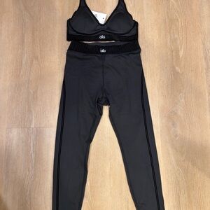 Alo Yoga Airlift High-Waist 7/8 Line Up Legging & Bra